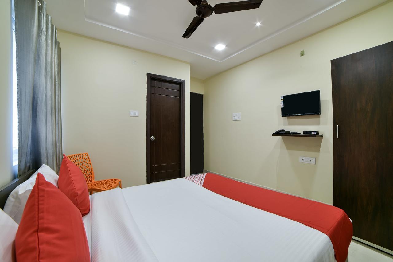 Hotel Oyo 16606 Iconic Living Hyderabad Esterno foto