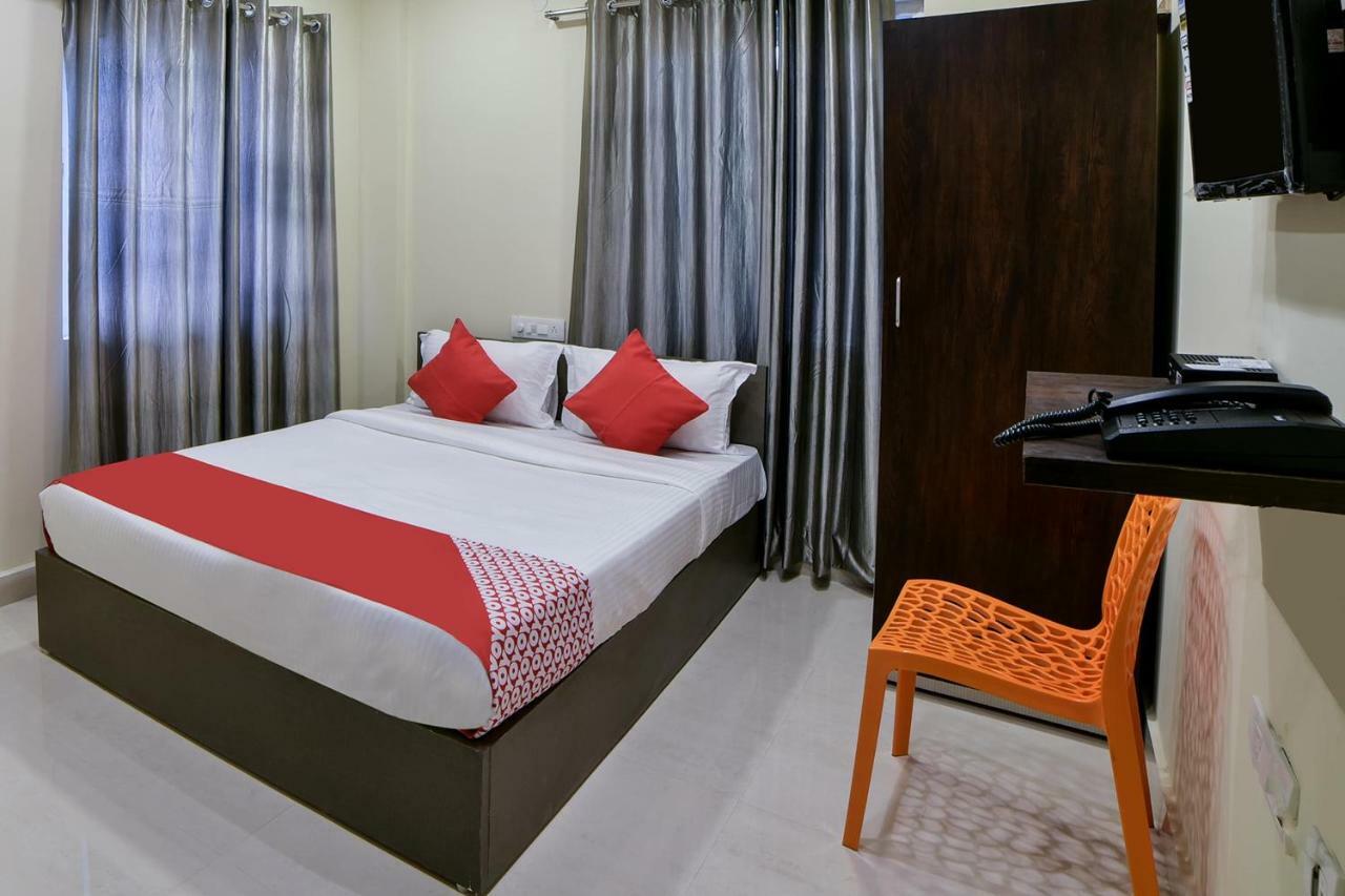 Hotel Oyo 16606 Iconic Living Hyderabad Esterno foto