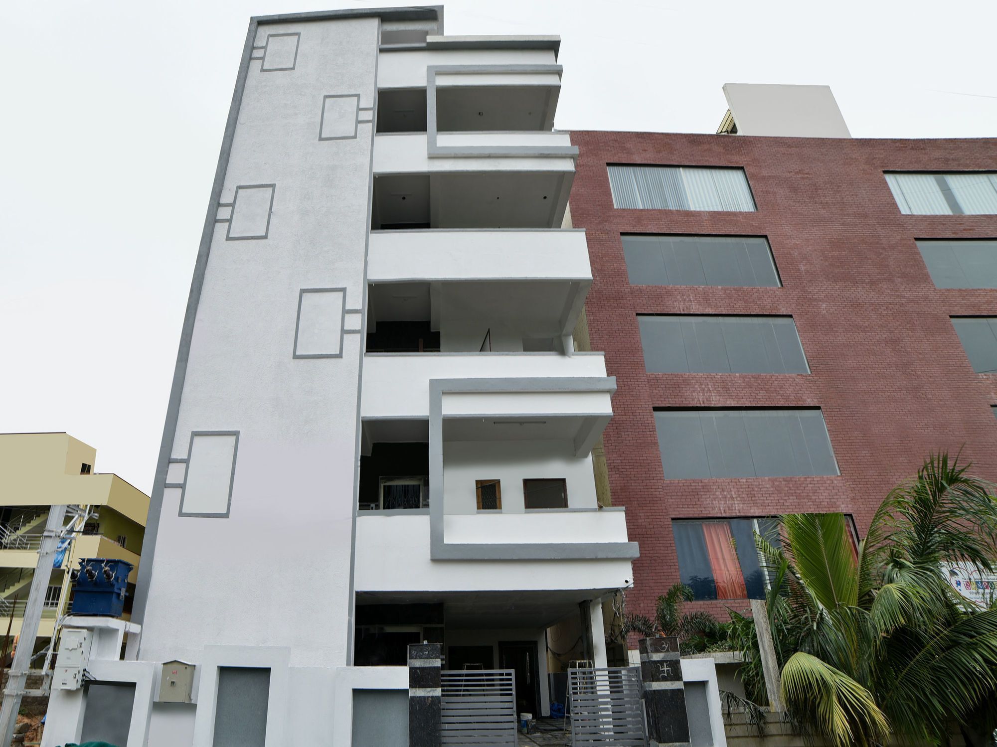 Hotel Oyo 16606 Iconic Living Hyderabad Esterno foto